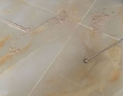 甘谷瓷砖空鼓维修公司分享粘合剂选择不当在瓷砖铺贴过程中可能导致以下问题